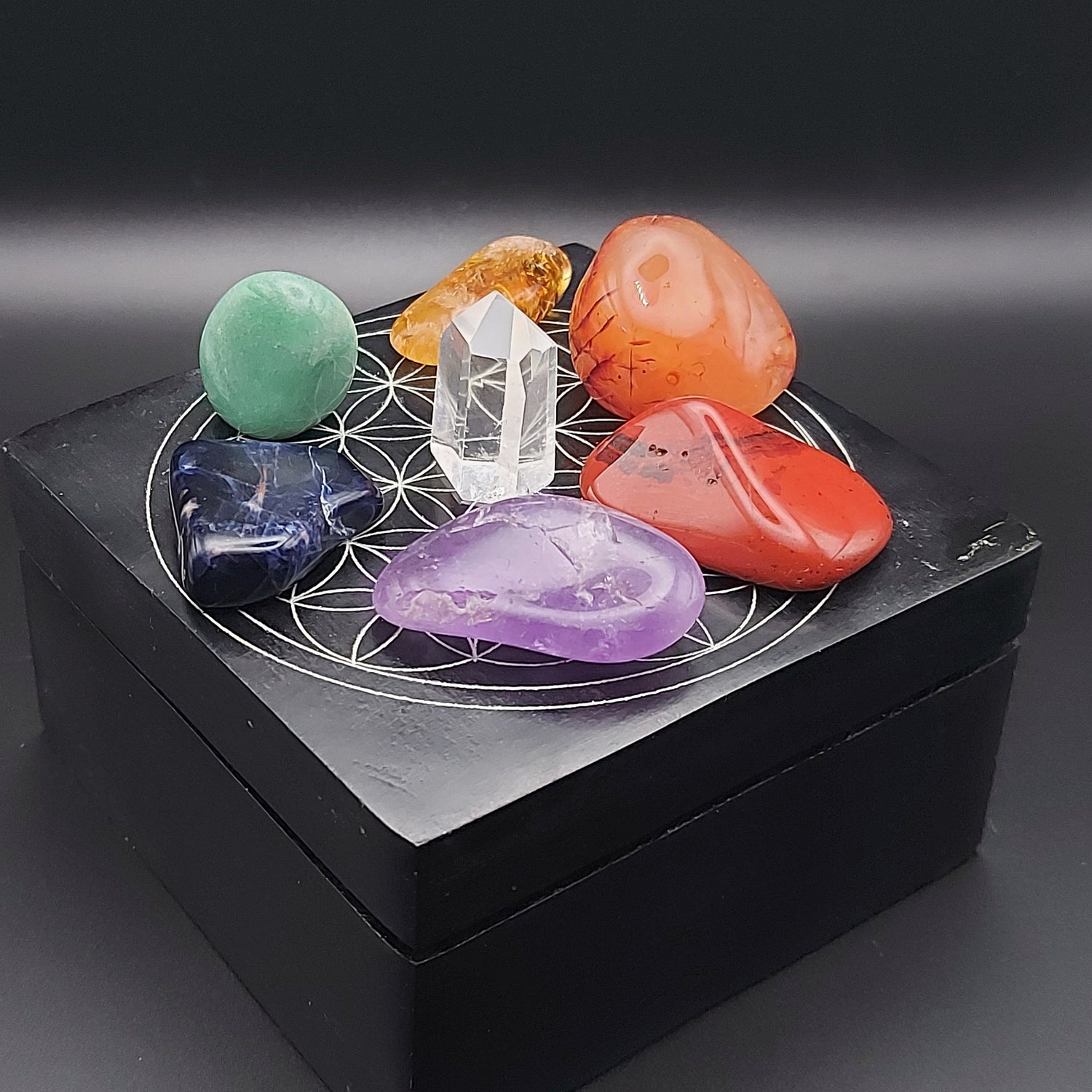 Boite à Bijoux carrée en Saponite et Chakras