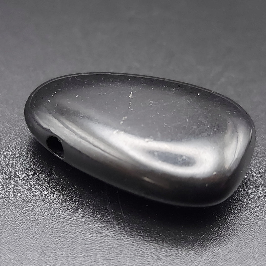 Pierre percée | Shungite