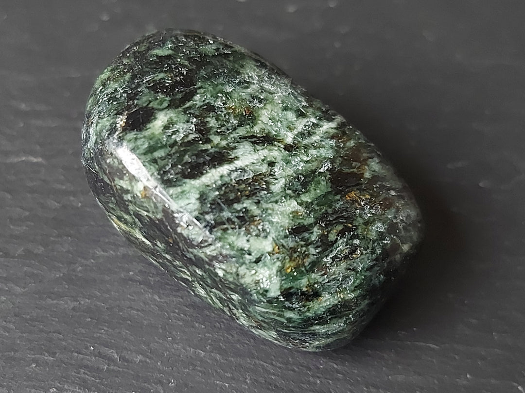 Pierre roulée XL | Séraphinite