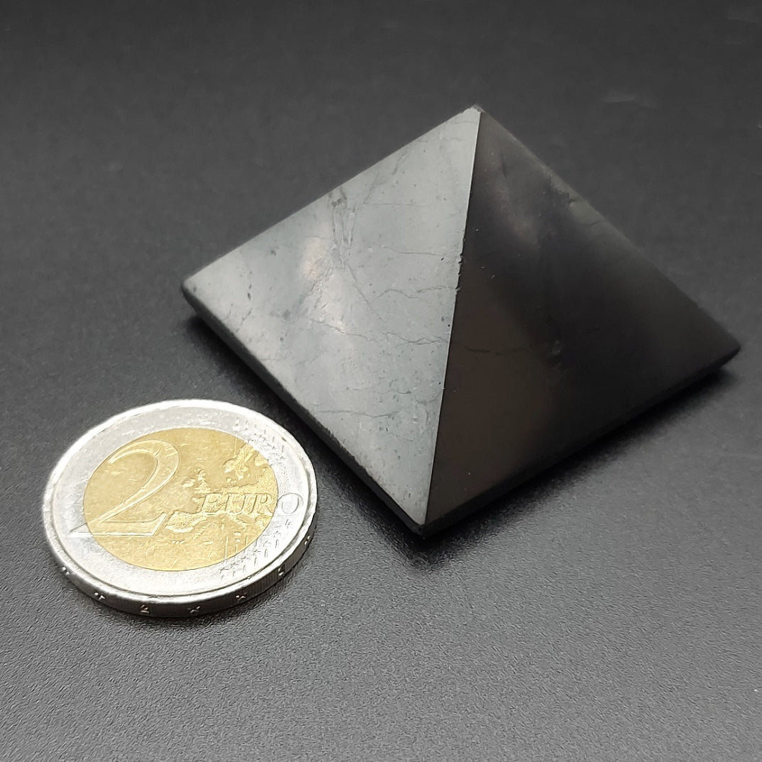Pyramide | Shungite 30x30 mm