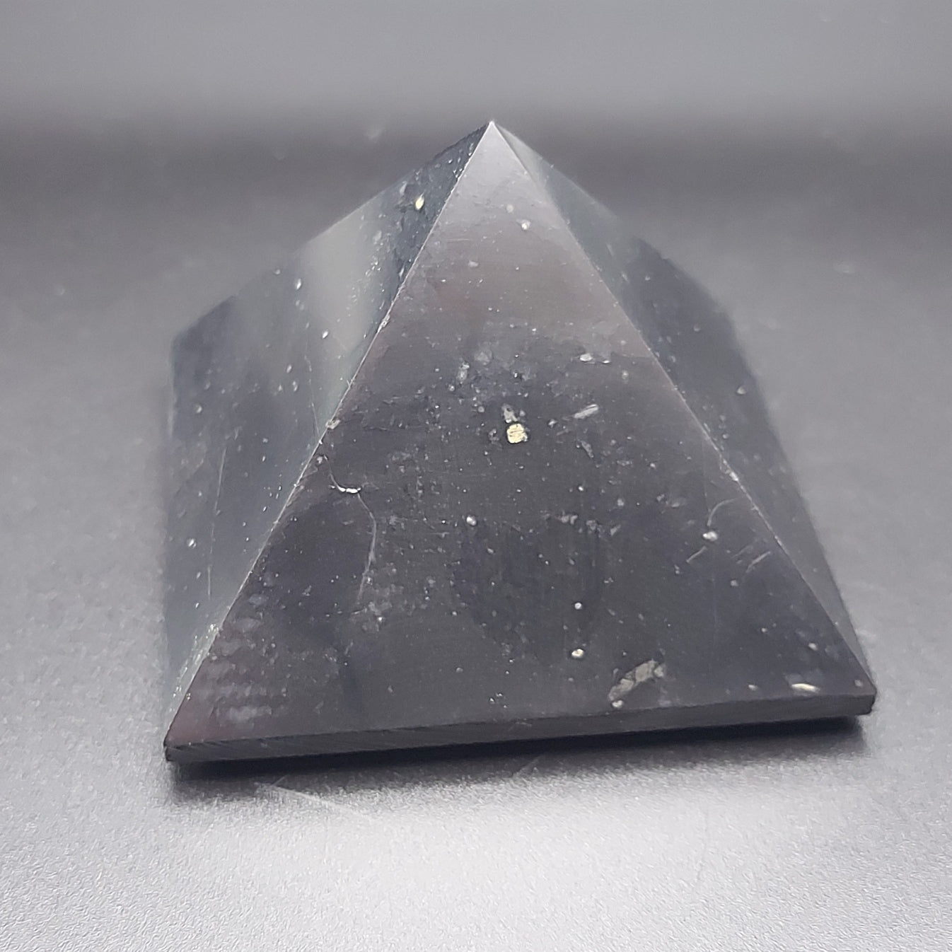 Pyramide | Shungite 60x60 mm