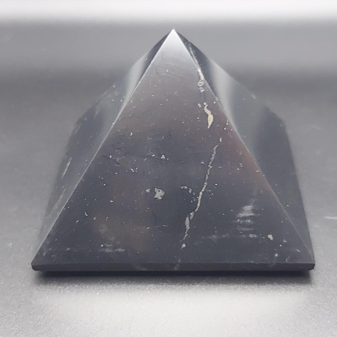 Pyramide | Shungite 70x70 mm