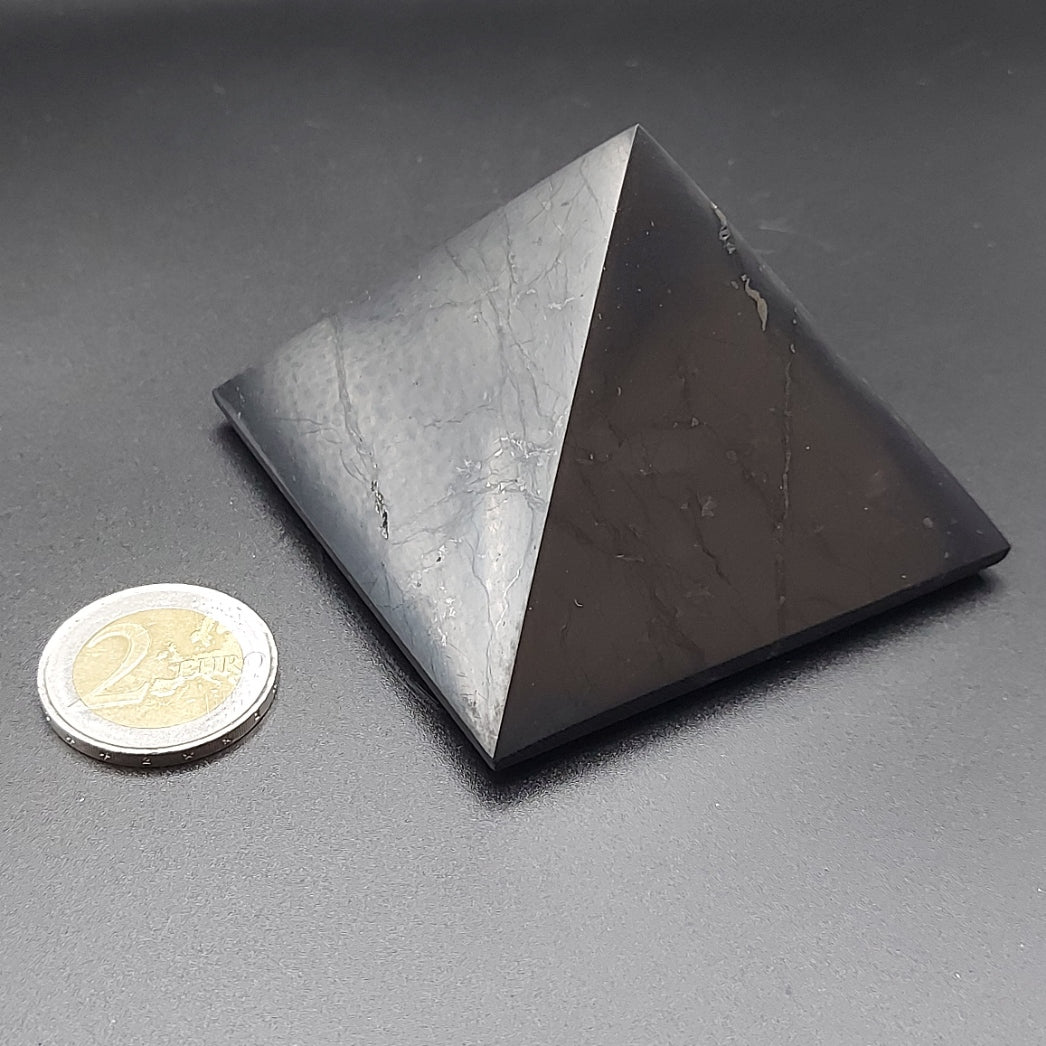 Pyramide | Shungite 70x70 mm